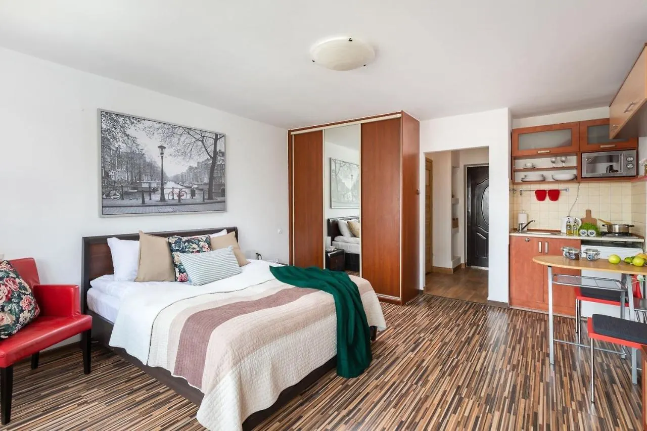 Rent Like Home - Prozna 10 Varšava 0*,